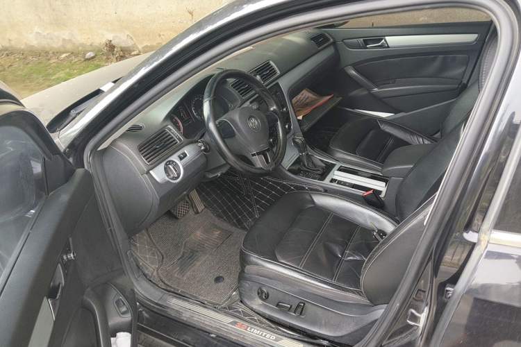 Used Volkswagen Passat 2014 1.8TSI DSG 30th Anniversary Edition Driver Seat