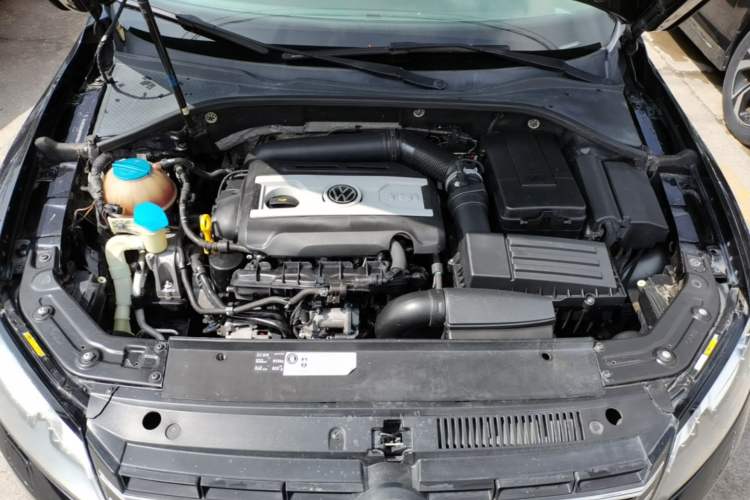 Used Volkswagen Passat 2014 1.8TSI DSG Prestige Edition Engine Bay