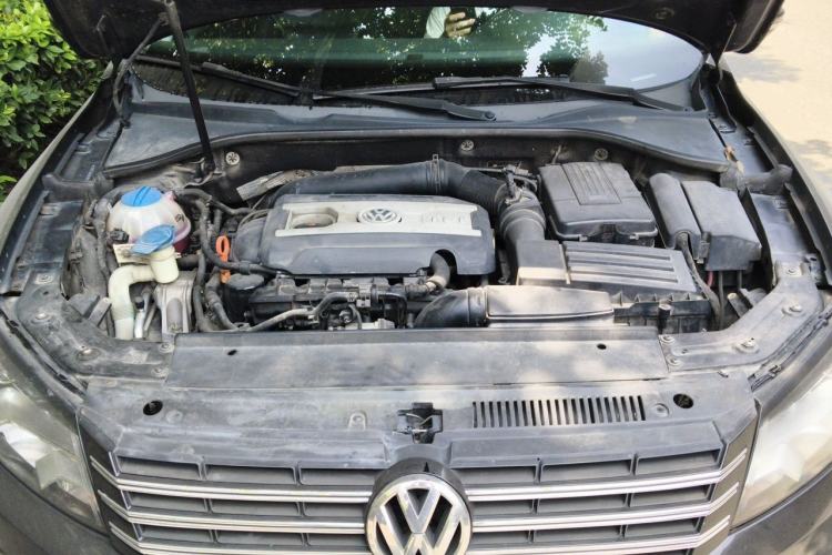 Used Volkswagen Passat 2014 1.8TSI DSG Prestige Edition Engine Bay