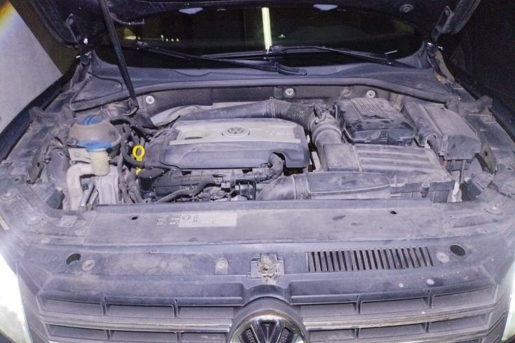 Used Volkswagen Passat 2014 1.8TSI DSG Prestige Edition Engine Bay