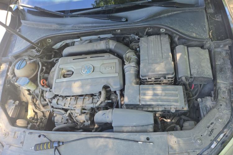 Used Volkswagen Passat 2014 1.8TSI DSG Prestige Edition Engine Bay