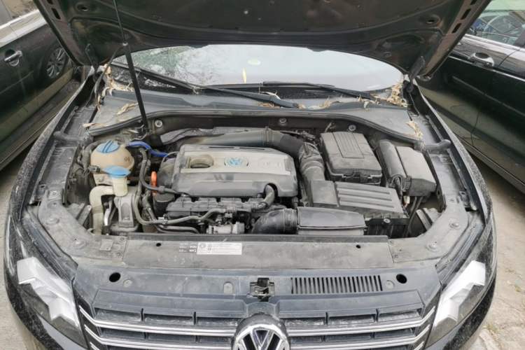 Used Volkswagen Passat 2014 1.8TSI DSG Prestige Edition Engine Bay