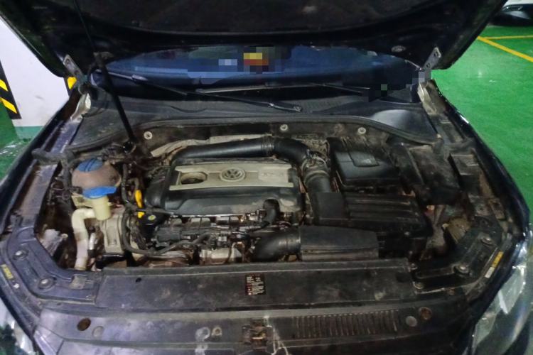 Used Volkswagen Passat 2014 1.8TSI DSG Prestige Edition Engine Bay