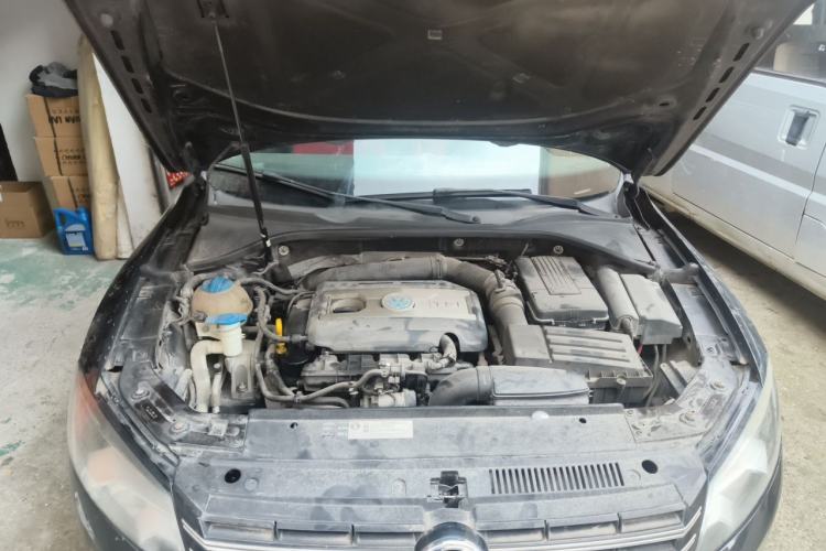 Used Volkswagen Passat 2014 1.8TSI DSG Prestige Edition Engine Bay