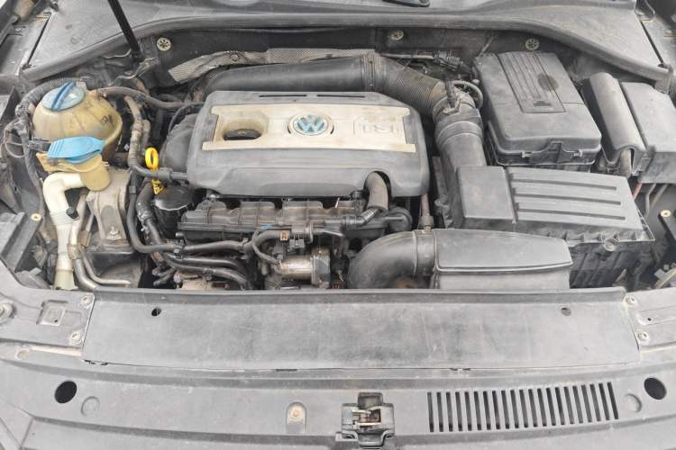 Used Volkswagen Passat 2014 1.8TSI DSG Prestige Edition Engine Bay