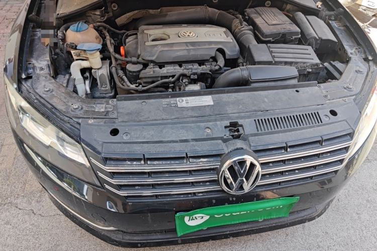 Used Volkswagen Passat 2014 1.8TSI DSG Prestige Navigation Edition Engine Bay
