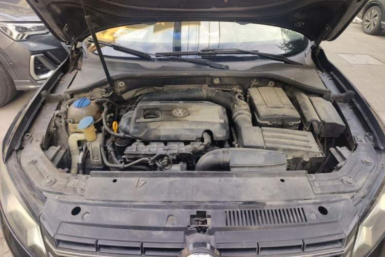 Used Volkswagen Passat 2014 1.8TSI DSG Prestige Edition Engine Bay