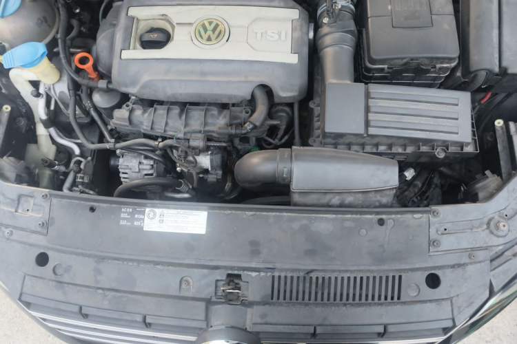 Used Volkswagen Passat 2014 1.8TSI DSG Prestige Edition Engine Bay