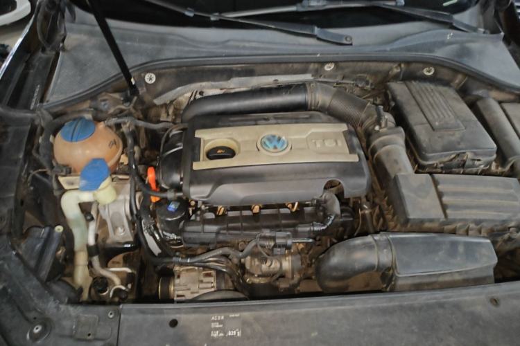 Used Volkswagen Passat 2014 1.8TSI DSG Prestige Edition Engine Bay