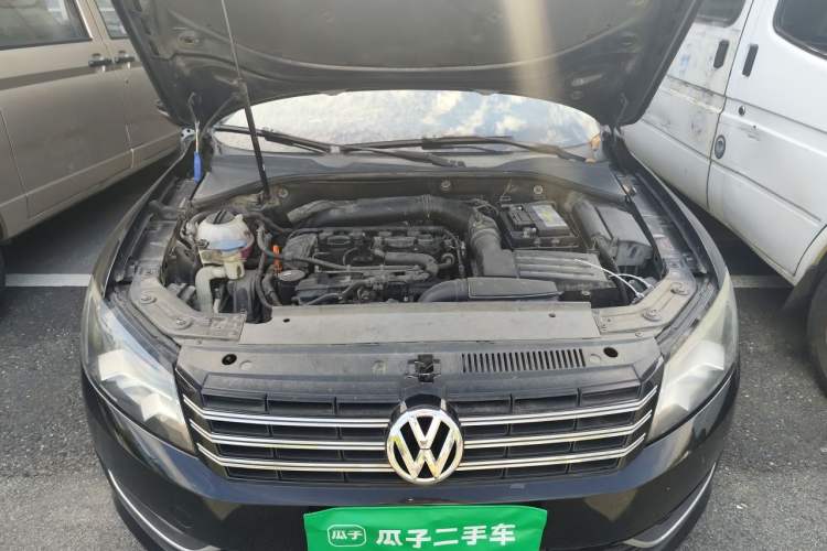 Used Volkswagen Passat 2014 1.8TSI DSG Prestige Edition Engine Bay