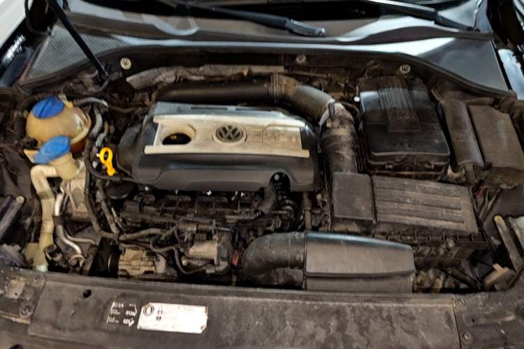 Used Volkswagen Passat 2014 1.8TSI DSG Prestige Edition Engine Bay
