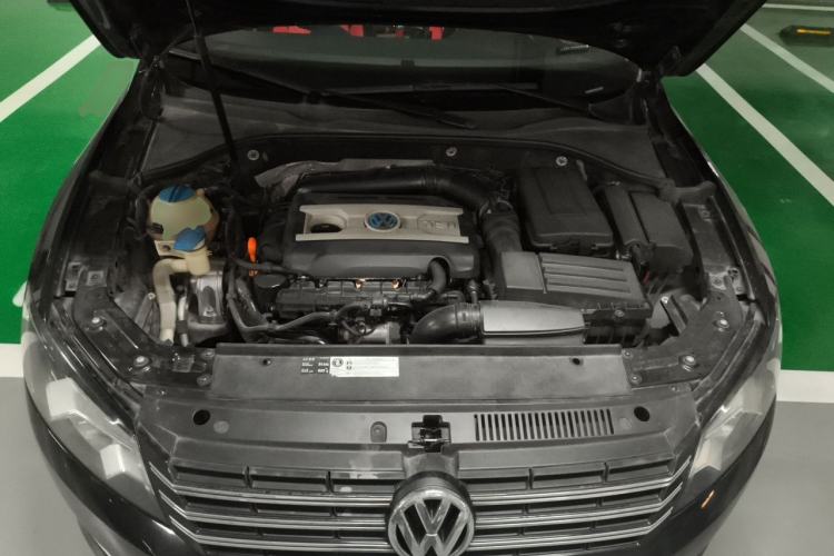 Used Volkswagen Passat 2014 1.8TSI DSG Prestige Edition Engine Bay