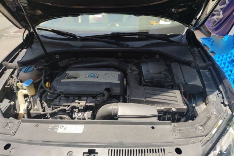 Used Volkswagen Passat 2014 1.8TSI DSG Prestige Edition Engine Bay
