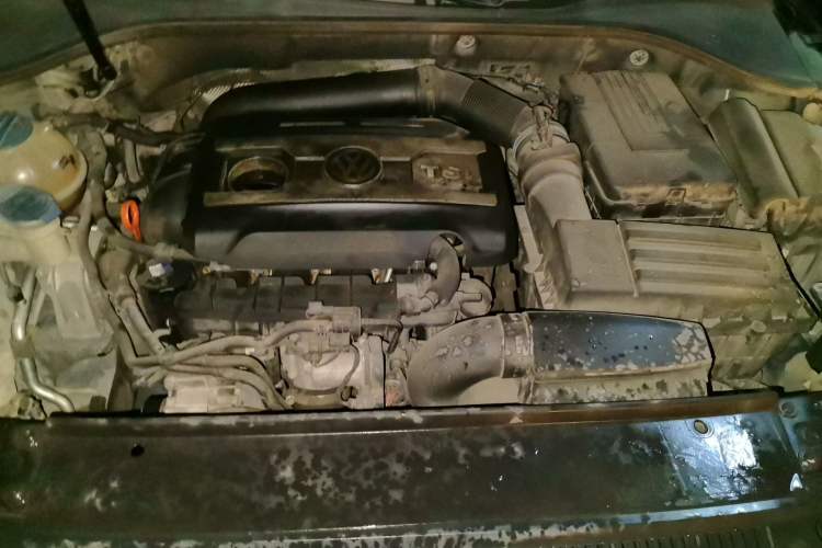 Used Volkswagen Passat 2014 1.8TSI DSG Prestige Edition Engine Bay