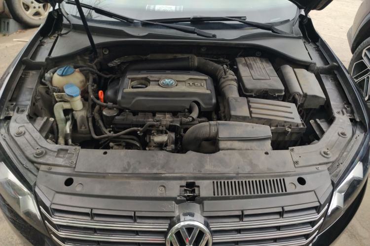 Used Volkswagen Passat 2014 1.8TSI DSG Prestige Edition Engine Bay
