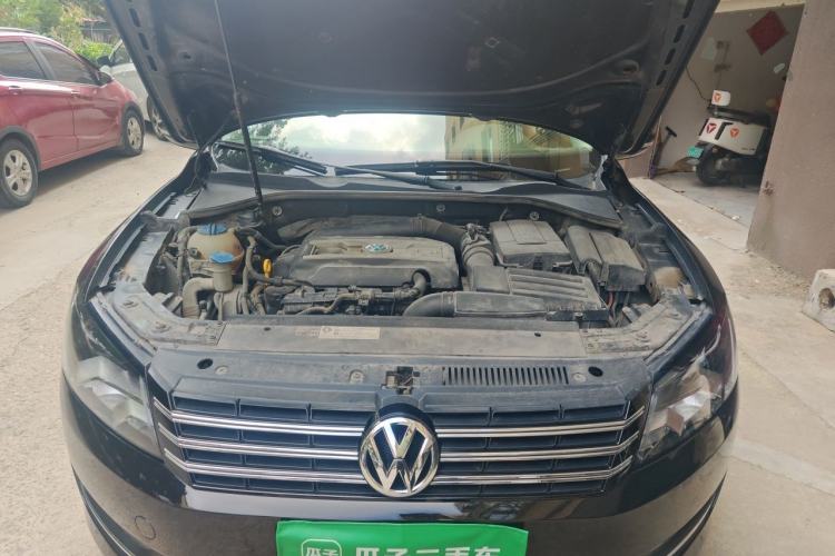 Used Volkswagen Passat 2014 1.8TSI DSG Prestige Navigation Edition Engine Bay