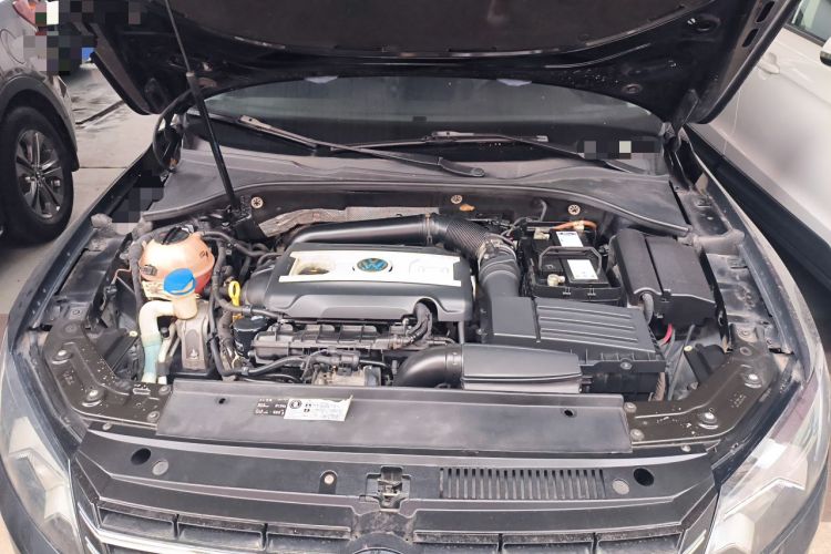 Used Volkswagen Passat 2014 1.8TSI DSG Prestige Edition Engine Bay