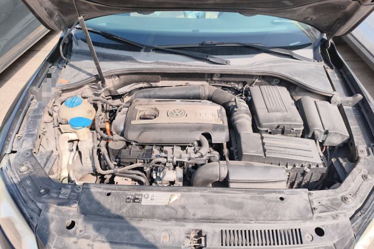 Used Volkswagen Passat 2014 1.8TSI DSG Prestige Edition Engine Bay