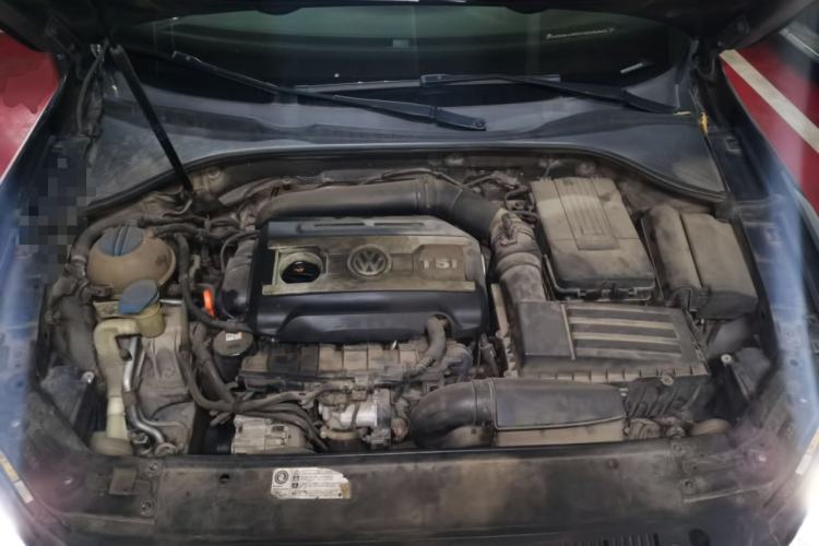 Used Volkswagen Passat 2014 1.8TSI DSG Prestige Navigation Edition Engine Bay