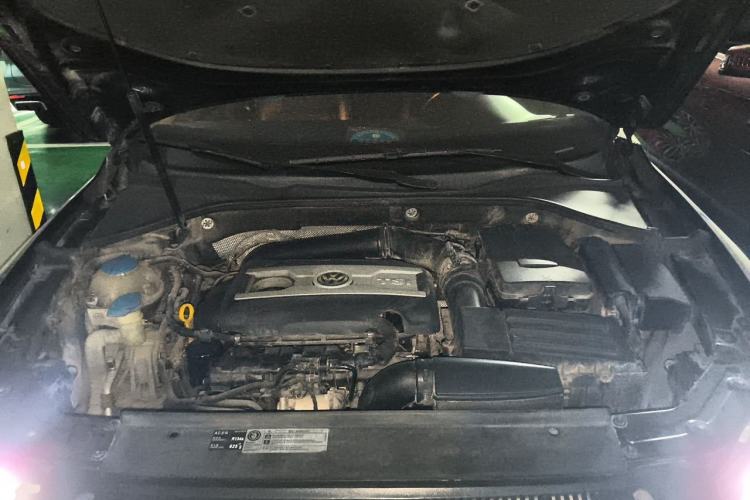 Used Volkswagen Passat 2014 2.0 TSI DSG Ultimate Edition Engine Bay