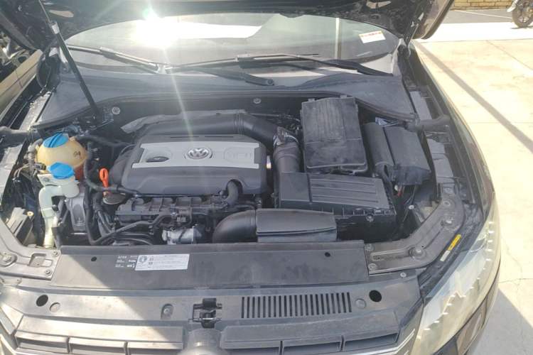Used Volkswagen Passat 2014 1.8TSI DSG Prestige Edition Engine Bay