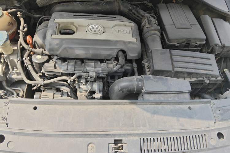 Used Volkswagen Passat 2014 1.8TSI Automatic Prestige Edition Engine Bay