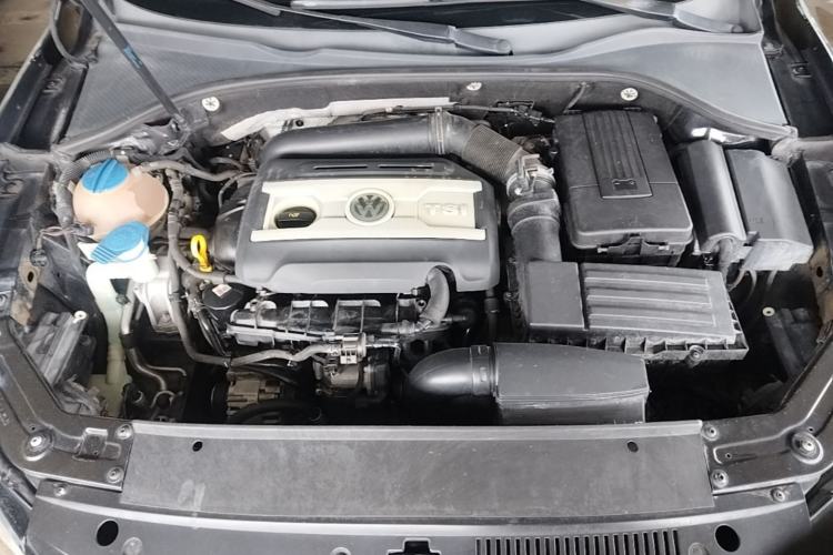 Used Volkswagen Passat 2014 1.8TSI DSG Prestige Edition Engine Bay