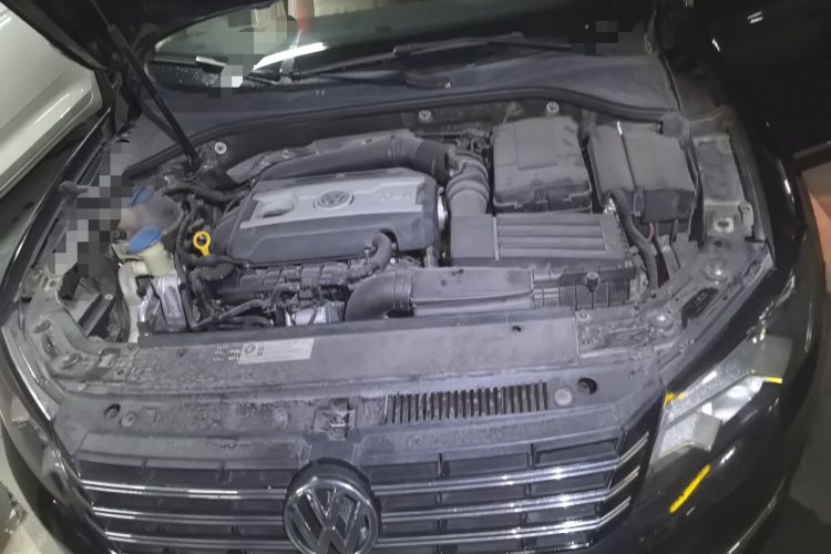 Used Volkswagen Passat 2014 1.8TSI DSG Prestige Edition Engine Bay