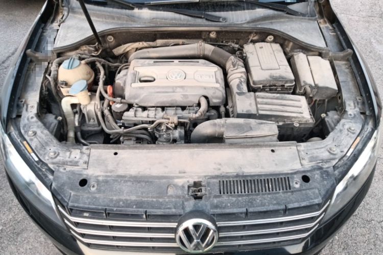 Used Volkswagen Passat 2014 1.8TSI DSG Prestige Navigation Edition Engine Bay