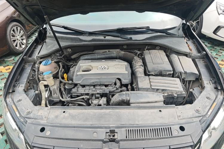Used Volkswagen Passat 2014 1.8TSI DSG Prestige Edition Engine Bay