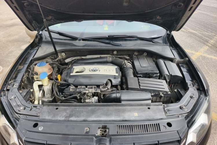 Used Volkswagen Passat 2014 1.8TSI DSG Prestige Edition Engine Bay