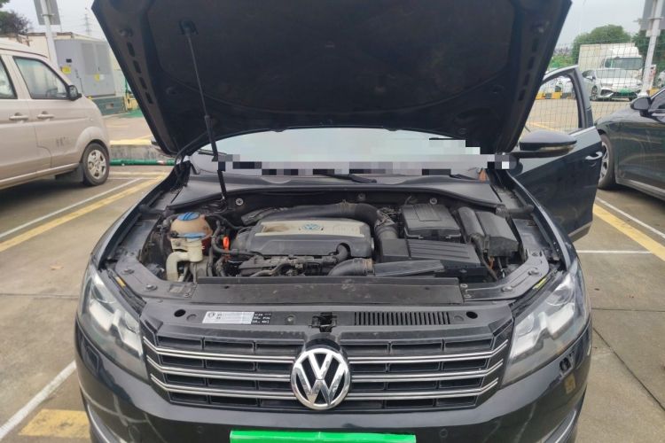 Used Volkswagen Passat 2014 1.8TSI DSG Prestige Edition Engine Bay