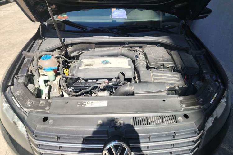 Used Volkswagen Passat 2014 1.8TSI DSG Ultimate Edition Engine Bay