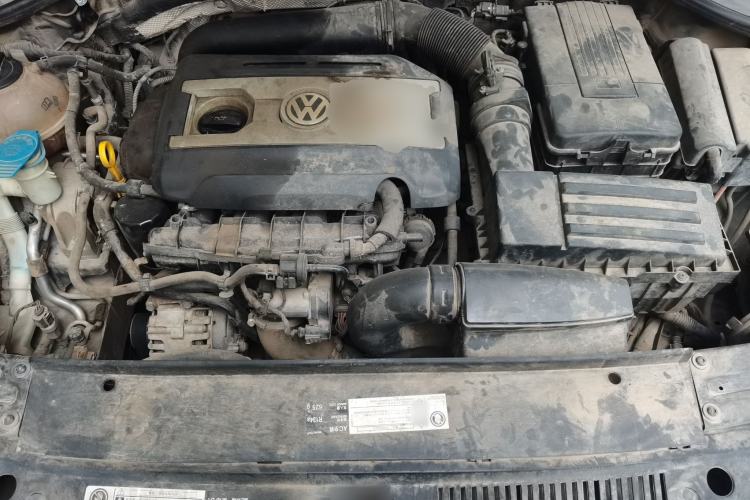 Used Volkswagen Passat 2014 1.8TSI DSG Prestige Navigation Edition Engine Bay