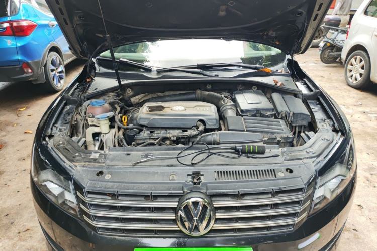Used Volkswagen Passat 2014 1.8TSI DSG Prestige Edition Engine Bay