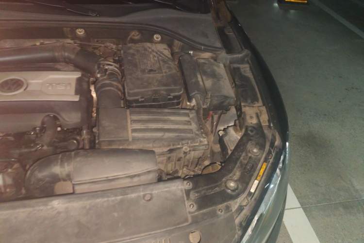 Used Volkswagen Passat 2014 1.8TSI DSG Prestige Edition Engine Bay Left