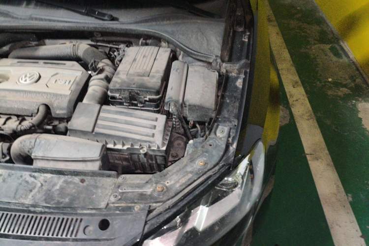 Used Volkswagen Passat 2014 1.8TSI Automatic Prestige Edition Engine Bay Left