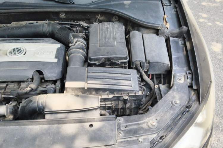 Used Volkswagen Passat 2014 1.8TSI DSG Prestige Edition Engine Bay Left
