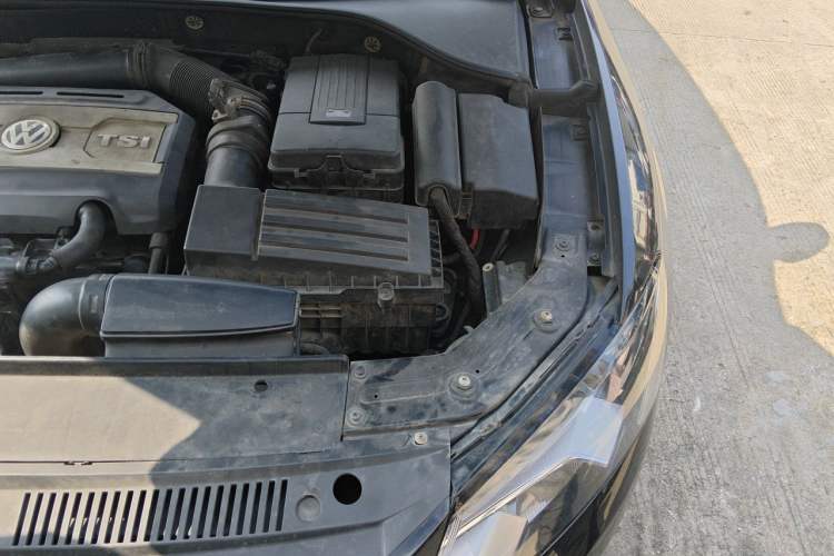 Used Volkswagen Passat 2014 1.8TSI DSG Prestige Navigation Edition Engine Bay Left