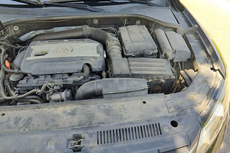 Used Volkswagen Passat 2014 1.8TSI DSG Prestige Edition Engine Bay Left