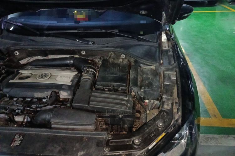 Used Volkswagen Passat 2014 1.8TSI DSG Prestige Edition Engine Bay Left