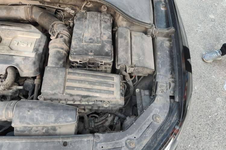 Used Volkswagen Passat 2014 1.8TSI DSG Prestige Edition Engine Bay Left