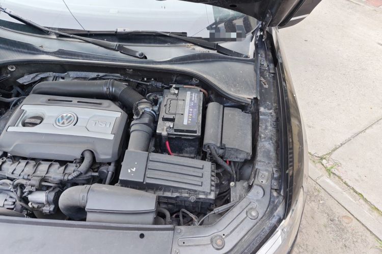 Used Volkswagen Passat 2014 1.8TSI DSG Prestige Navigation Edition Engine Bay Left
