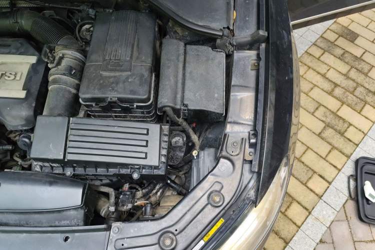 Used Volkswagen Passat 2014 1.8TSI DSG Prestige Edition Engine Bay Left