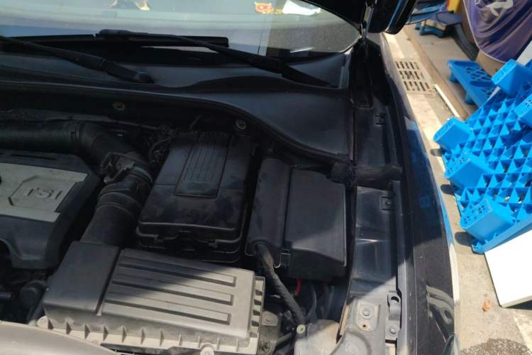 Used Volkswagen Passat 2014 1.8TSI DSG Prestige Edition Engine Bay Left