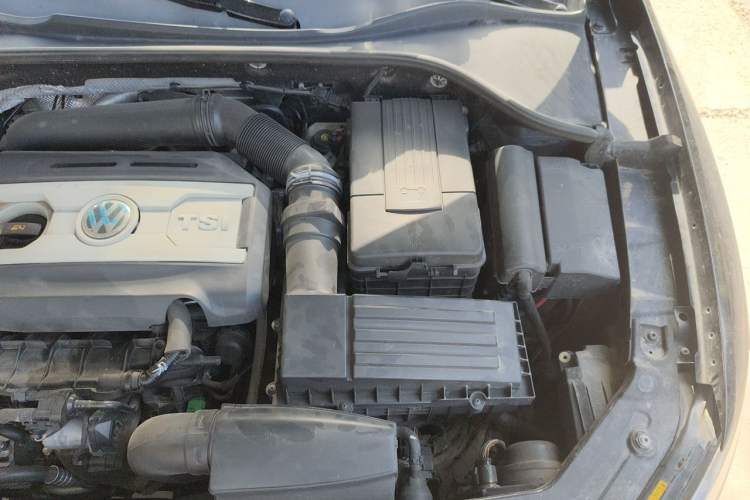 Used Volkswagen Passat 2014 2.0 TSI DSG Prestige Navigation Edition Engine Bay Left