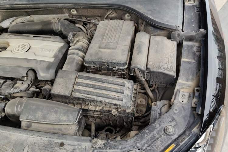 Used Volkswagen Passat 2014 1.8TSI DSG Prestige Edition Engine Bay Left
