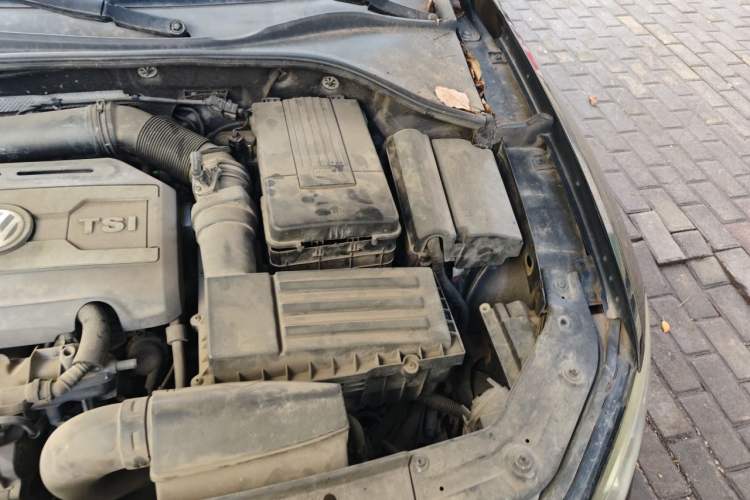Used Volkswagen Passat 2014 1.8TSI DSG Prestige Edition Engine Bay Left