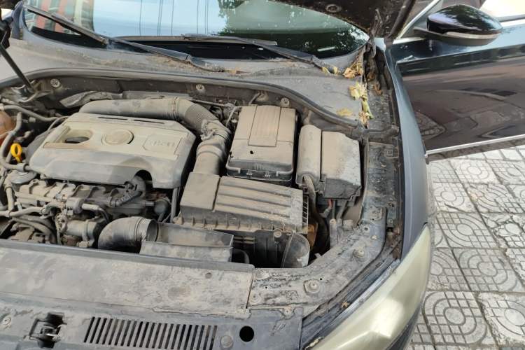 Used Volkswagen Passat 2014 1.8TSI DSG Prestige Edition Engine Bay Left