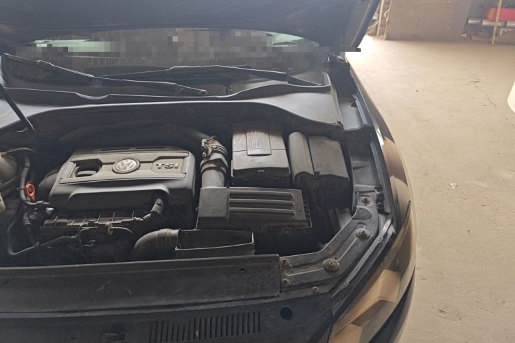 Used Volkswagen Passat 2014 1.8TSI Automatic Prestige Edition Engine Bay Left